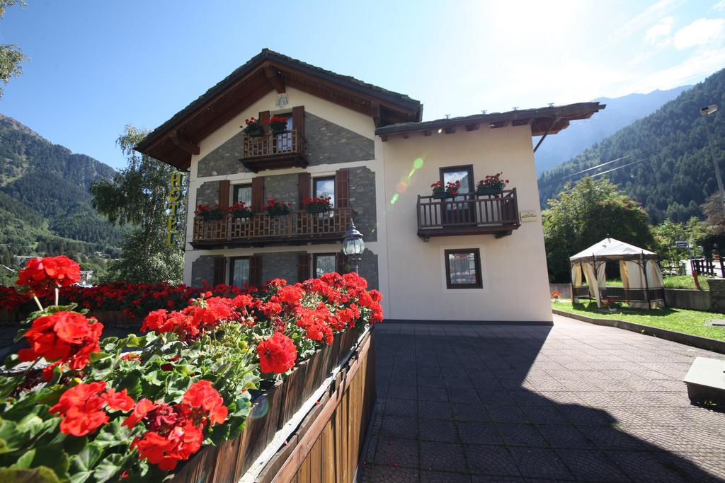Hotel Stella Del Nord Courmayeur Exteriér fotografie